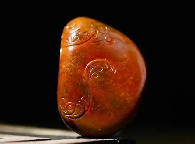 盘和田玉时加一点油，会不会让包浆更快更好？